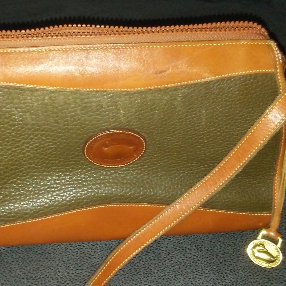 Dooney & Bourke Cross Body Bag